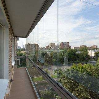 Стеклянный балкон на Комсомольском